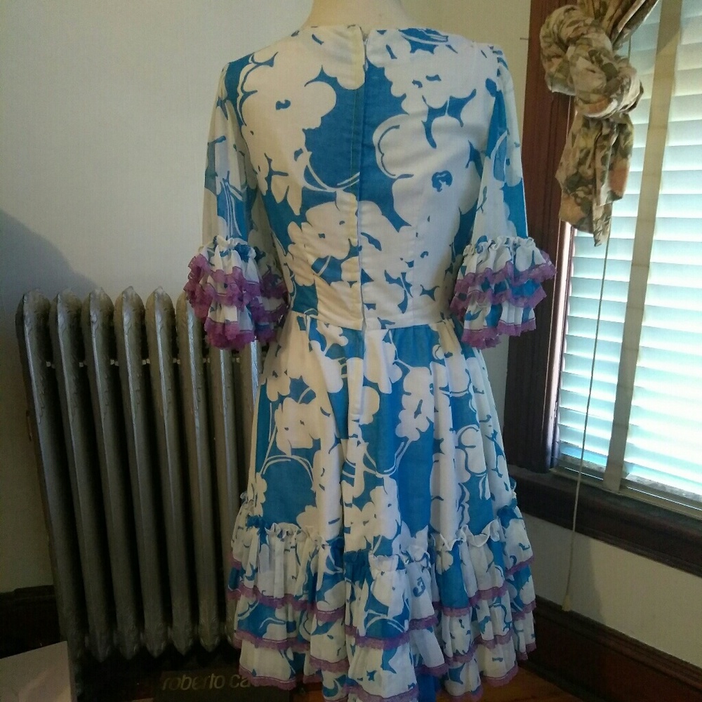 Clothing - Picture 2 of 3